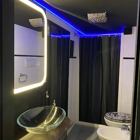 Amedeo Metro Loft Centro Daire